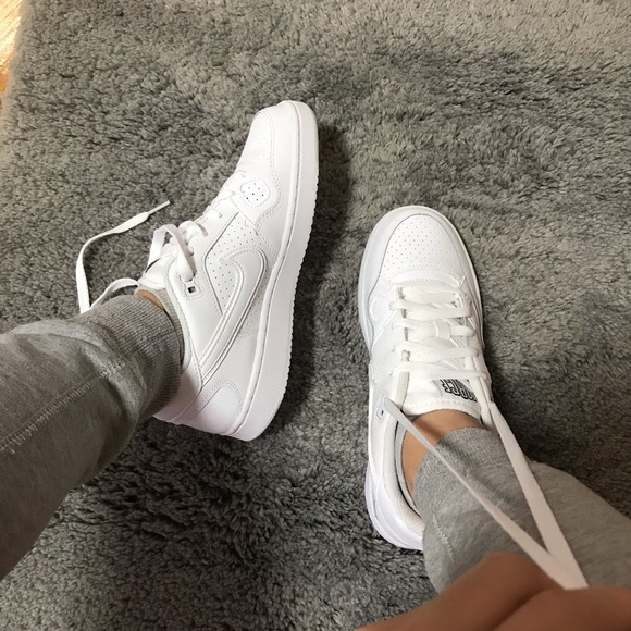 Nike Shoes - Picture 4 of 15